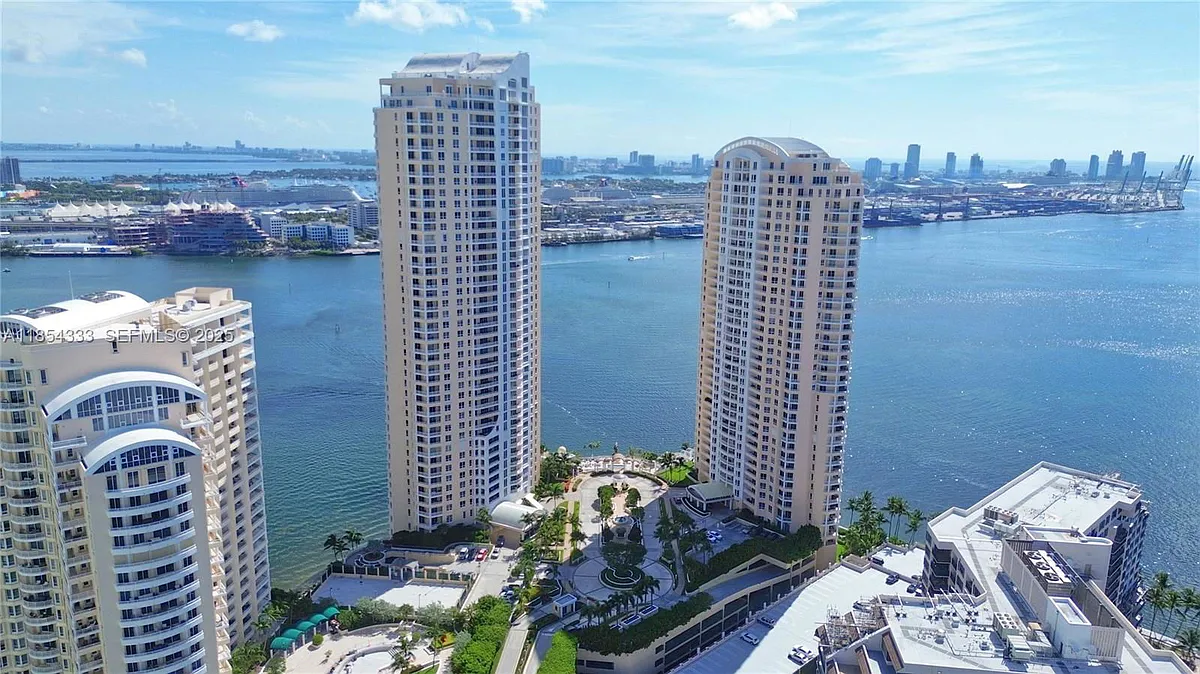 Building Photo - 848 Brickell Key Dr #3