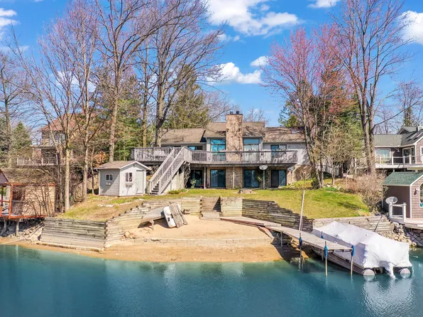 3797 Mitchell Rd, Lapeer, MI 48446