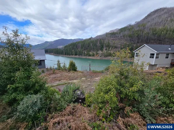 120 Lakecrest Dr N, Detroit, OR 97342