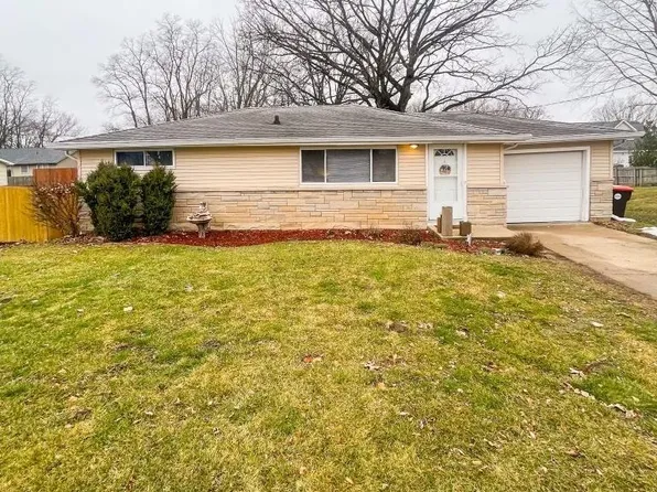 211 Jo Ave, Germantown Hills, IL 61548