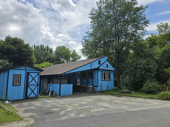 17 Putnam Road, Newport, NH 03773