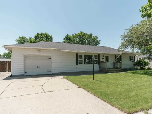 1023 W Madison Ave, Milton, WI 53563