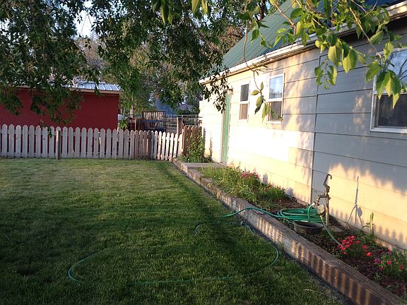 SIDE YARD