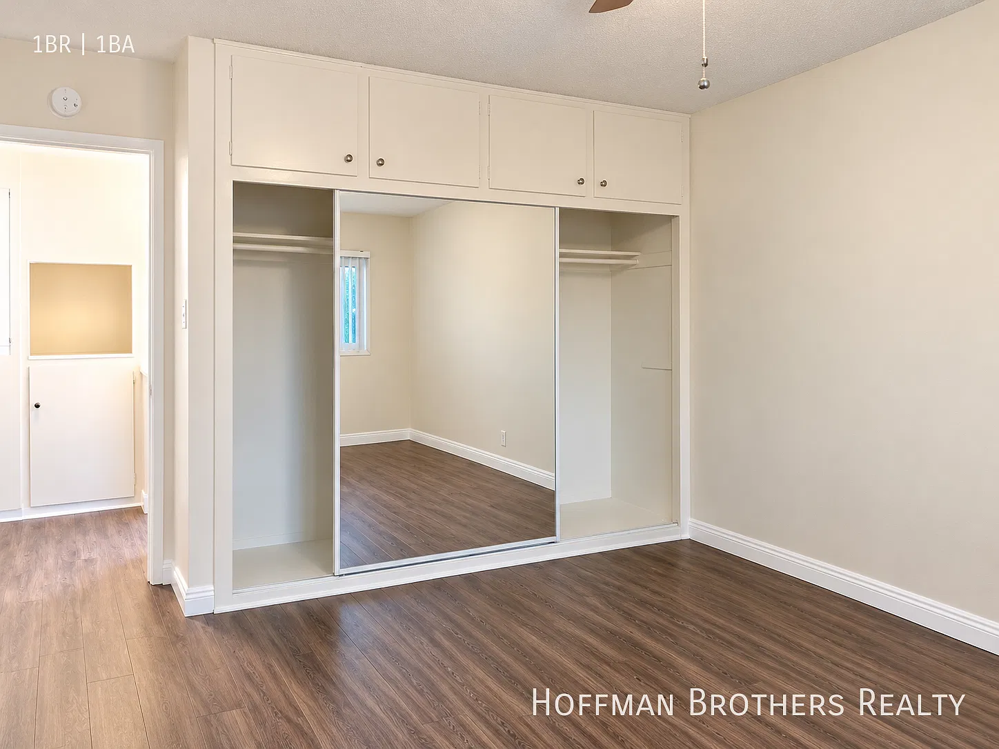 2nd Month Free! 1br With Pool, Wood Floors, Mirrored Closets & On-Site Laundry! — Photo 4