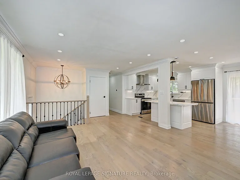 240 Stonybrook Dr — Photo 16