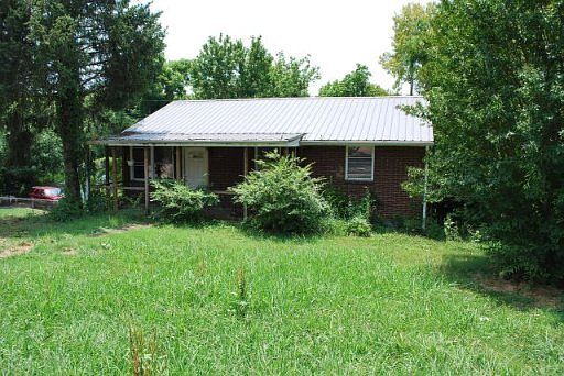 1st image of 826 Goldfinch Ave