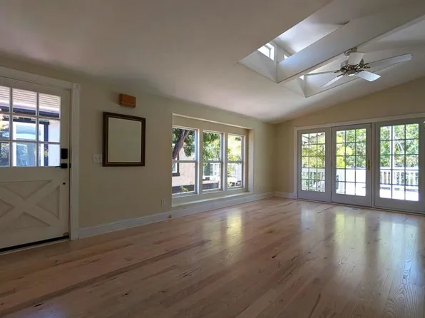 5447 Don Luis Dr, Carlsbad, CA 92010