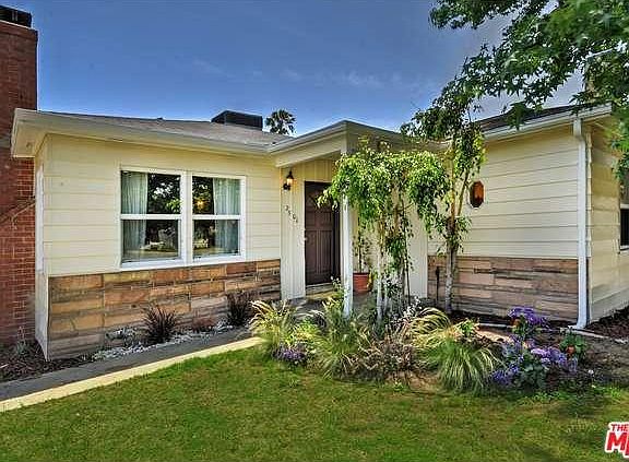 3rd image of 2300 W Verdugo Ave