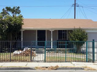 543 W Spruce St, Compton, CA 90220