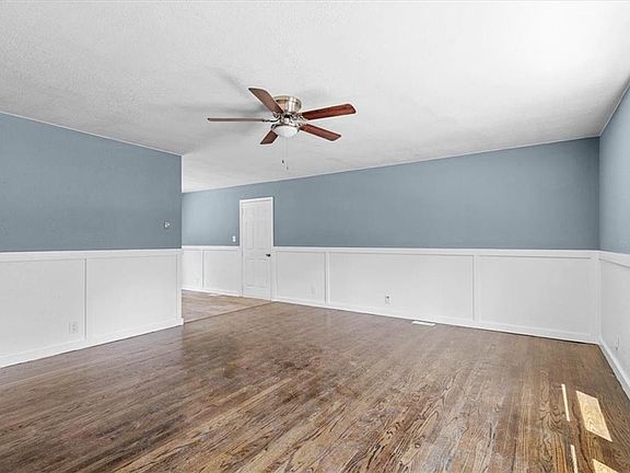 3rd image of 9400 Lewis Ave