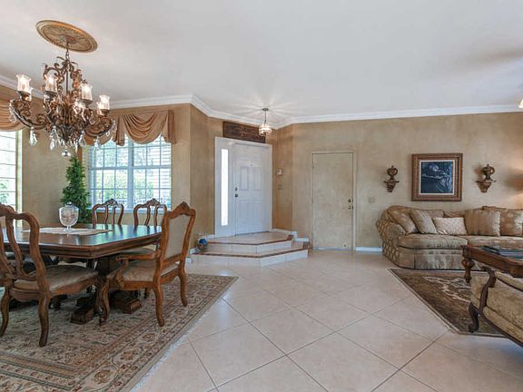 4th image of 5121 Aurora Lake Cir