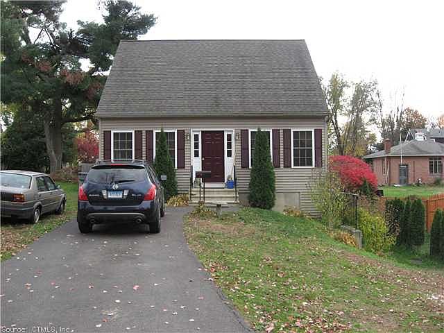 1st image of 33 Woodlawn Ave
