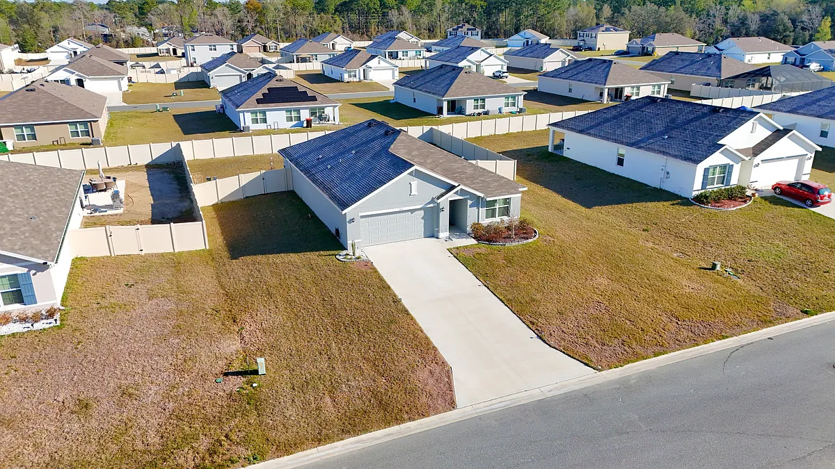 Building Photo - 7011 SW 136th Ln