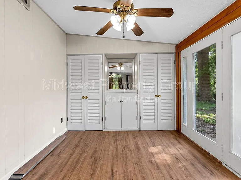 800 Bobbins Ln — Photo 16