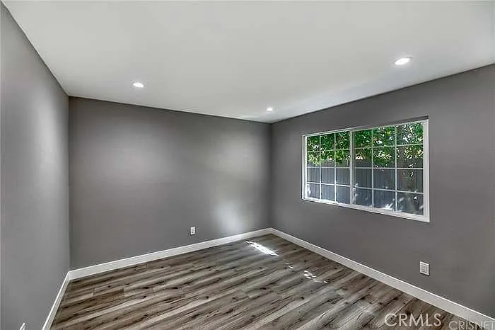 19221 Napa St — Photo 11