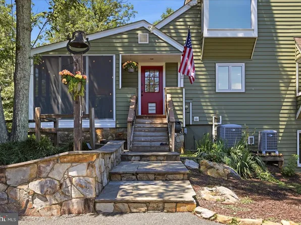 5221 Mountain View Dr, Broad Run, VA 20137