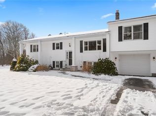40 Peck Hill Rd, Johnston, RI 02919