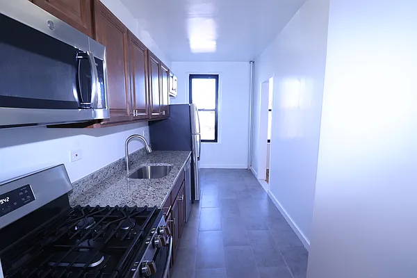 Rented by Kian Realty | media 10