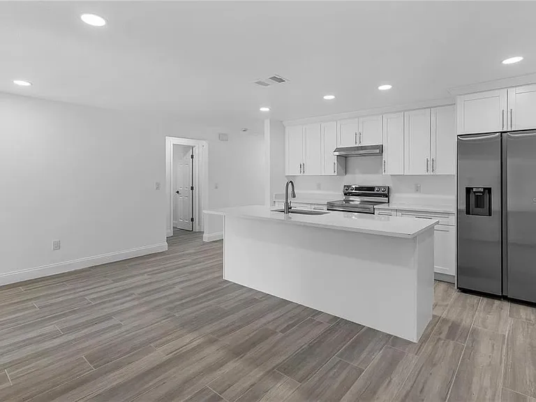 8201 Riverside Dr NE — Photo 7