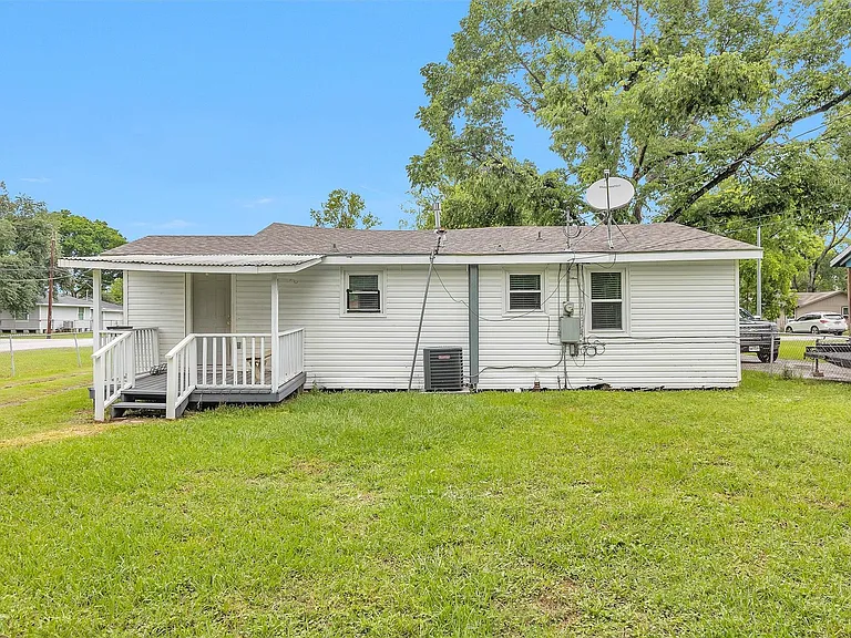 6002 Shelburne St — Photo 26
