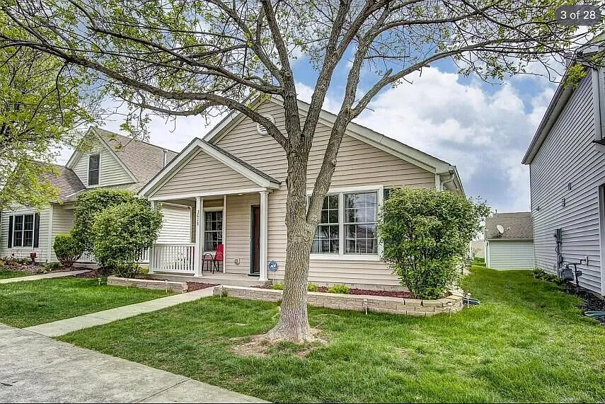 3 bed, 2.0 bath, 1176 sqft, $1,900 — Photo 3