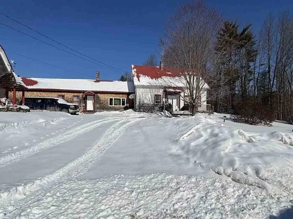 16 Hubbard Rd, Canaan, ME 04924