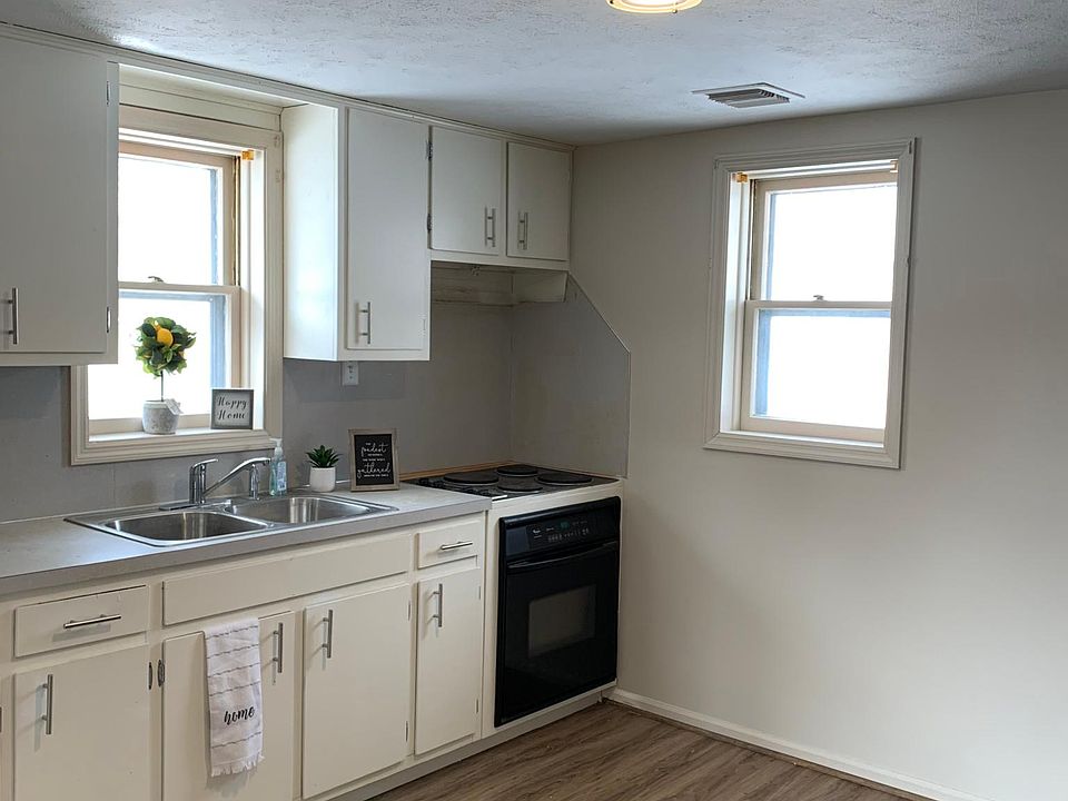 1st image of 301 S 14th St