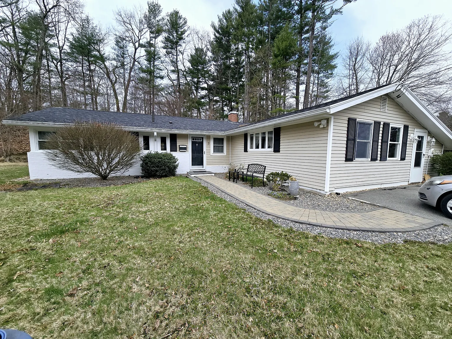 3 Howard Road - 1 — Photo 2