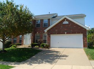 426 Hamilton Meadows Dr, Fenton, MO 63026