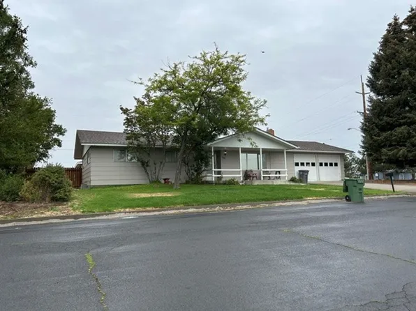 745 SE Allen St, Madras, OR 97741