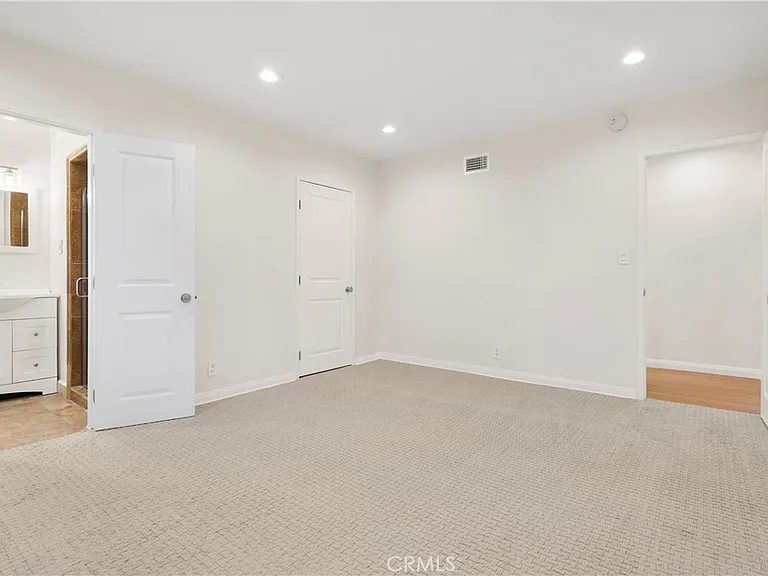 15457 Moorpark St #5 — Photo 12