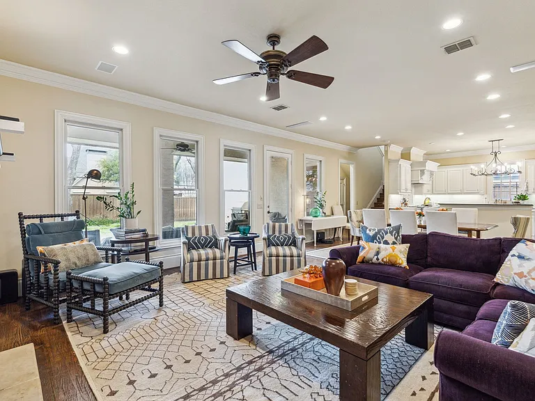 6815 Park Ln — Photo 10