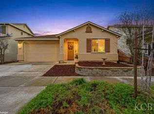 1161 Greenbrier Dr, Hanford, CA 93230