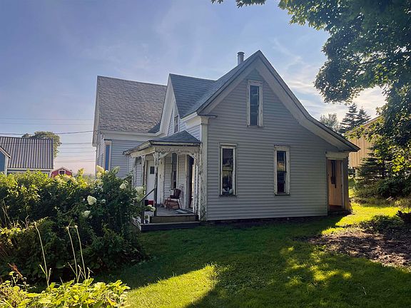4th image of 32 Wellington St