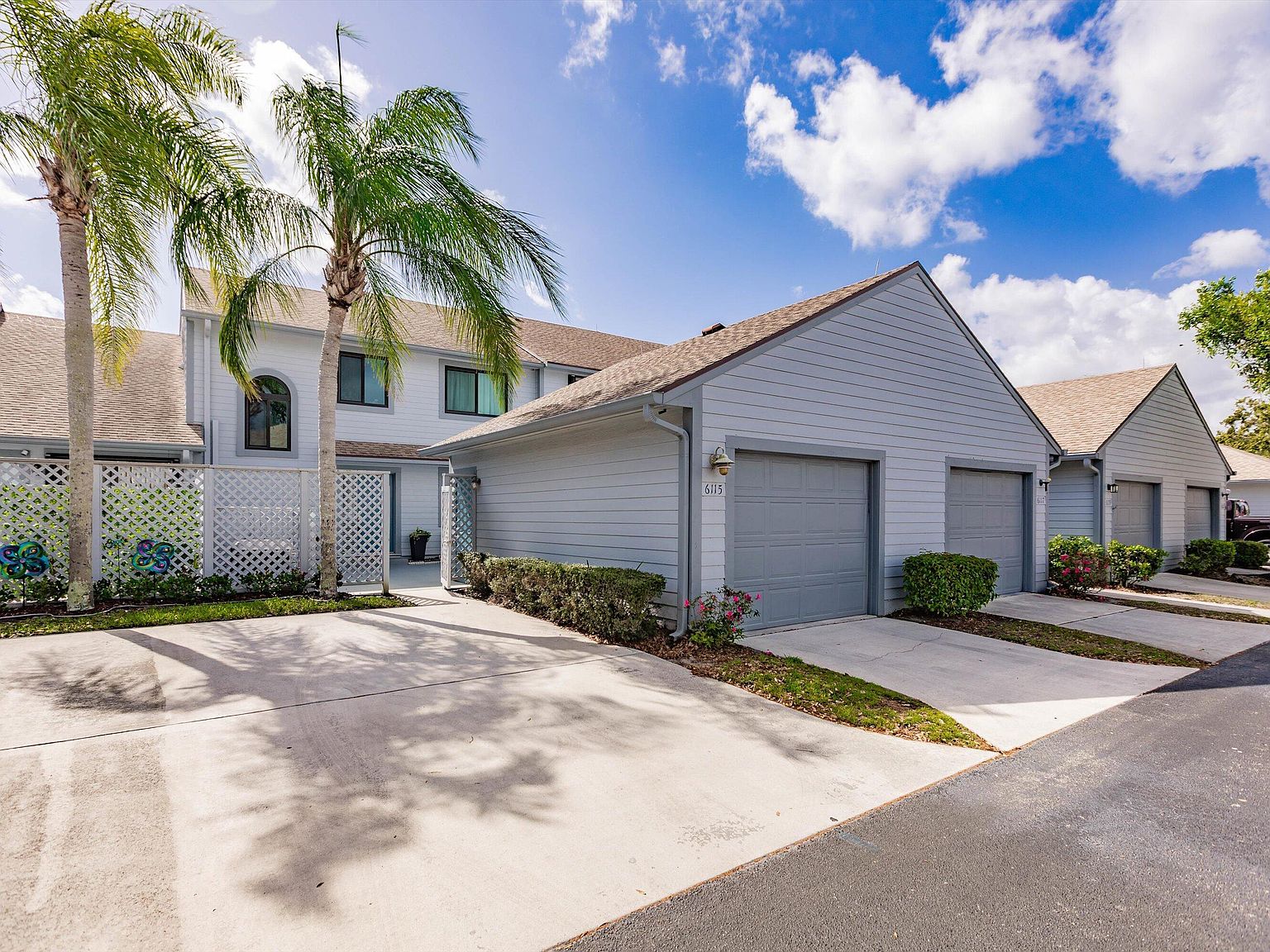 6115 SE Georgetown Place #1006