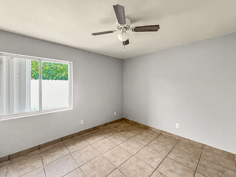 1321 SE 8th Ave #2 — Photo 13