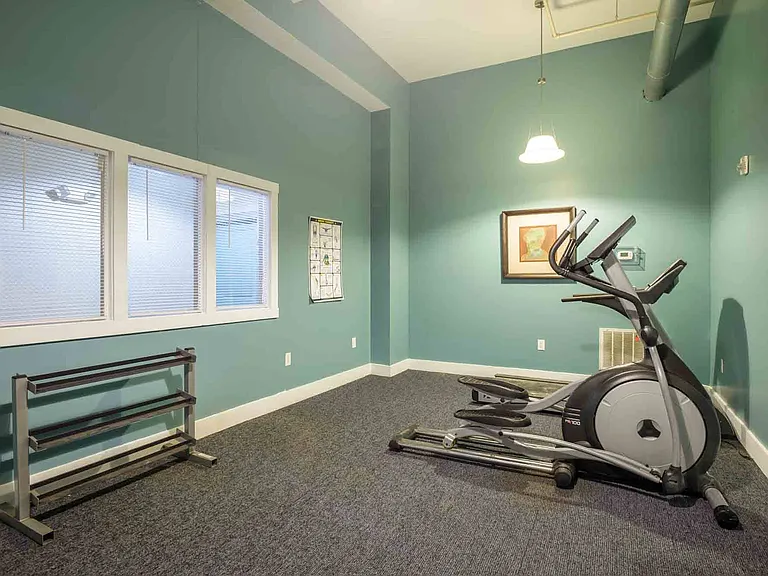 Kemper Lofts Apartments — Photo 10