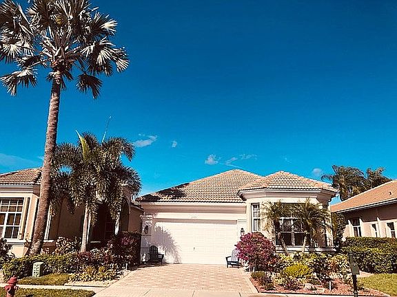 3rd image of 6979 Fairway Lakes Dr