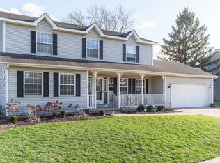 521 Pickwick Cir, Dekalb, IL 60115