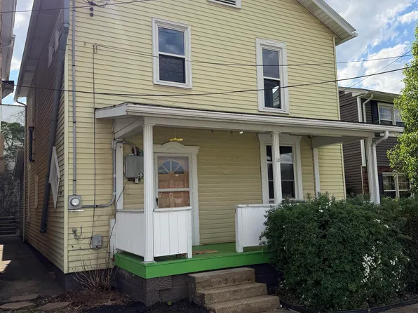 53 Rebecca St, Shinnston, WV 26431