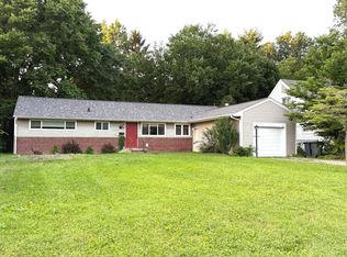 12 Montclair Rd, Urbana, IL 61801