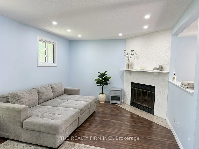 490 3rd St #34 — Photo 7