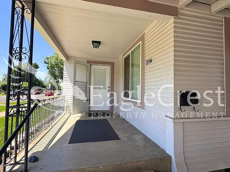 216 N Park St — Photo 9