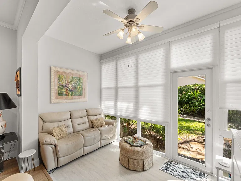 219 Park Shores Cir #B — Photo 13