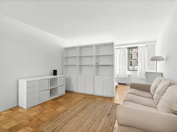 225 E 36th St APT 1B, New York, NY 10016