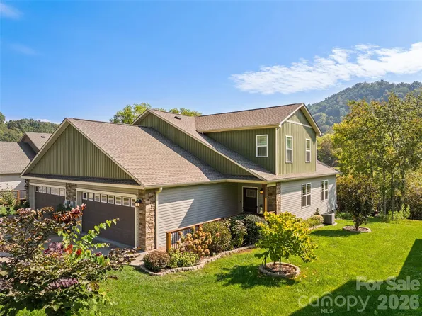 254 February Ln, Waynesville, NC 28785