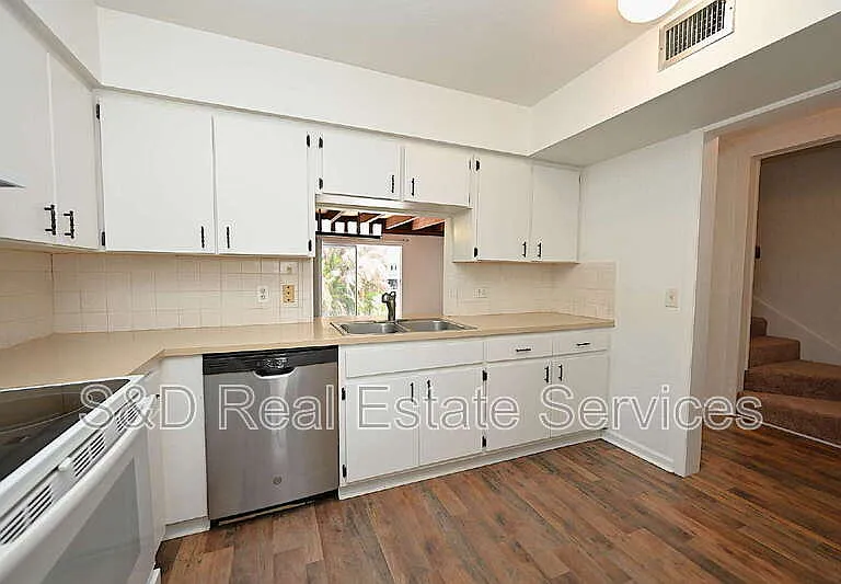 2249 9th St SE — Photo 7