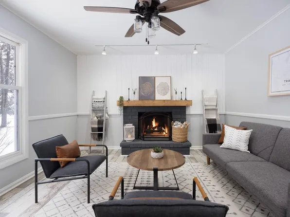 3444 Holiday View Dr, Traverse City, MI 49686