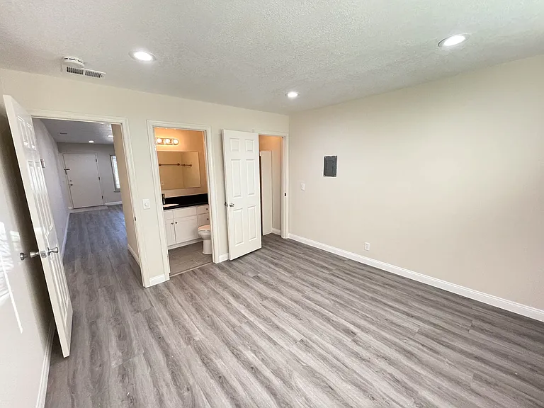 1259 W McKinley Ave #D — Photo 4