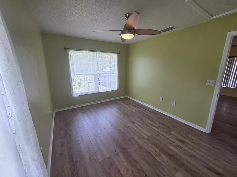 21545 Lake Seneca Rd — Photo 11